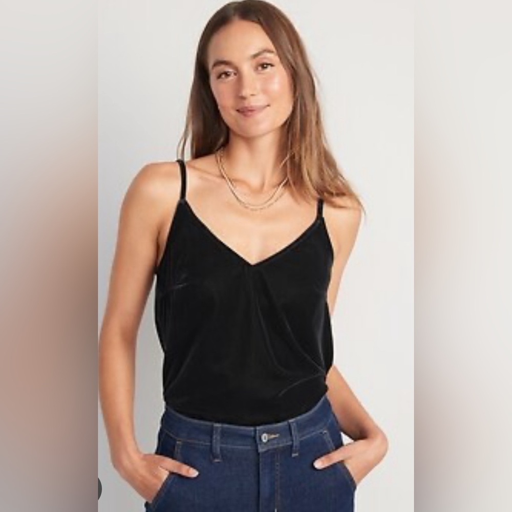 🍾🪩🍷 Old Navy NWT Velvet Cami Top